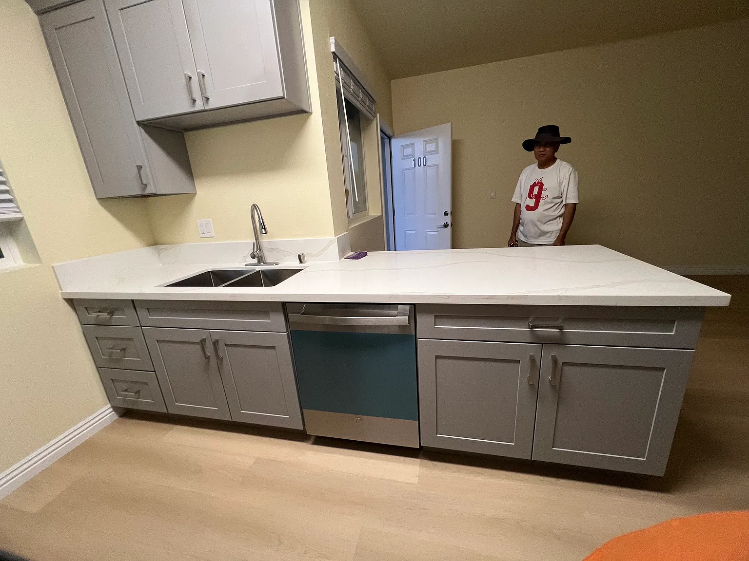 2 bed, 725 sqft, $1,850 — Photo 1