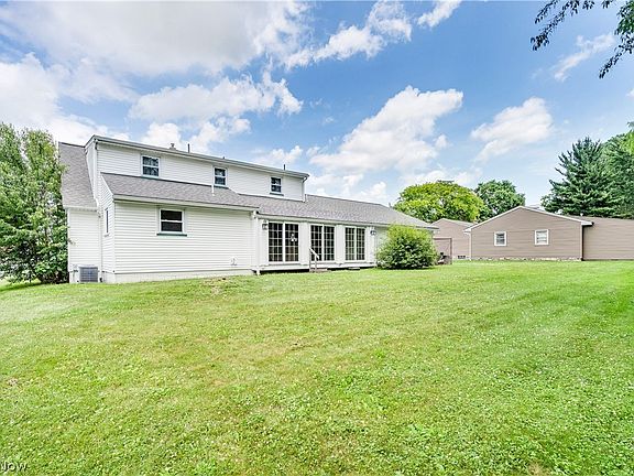 5th image of 24 Deeringwood Dr