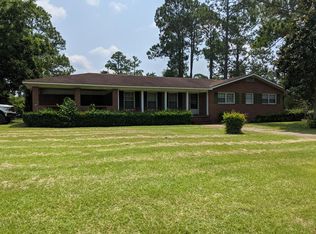 513 Forest Circle Dr, Douglas, GA 31533