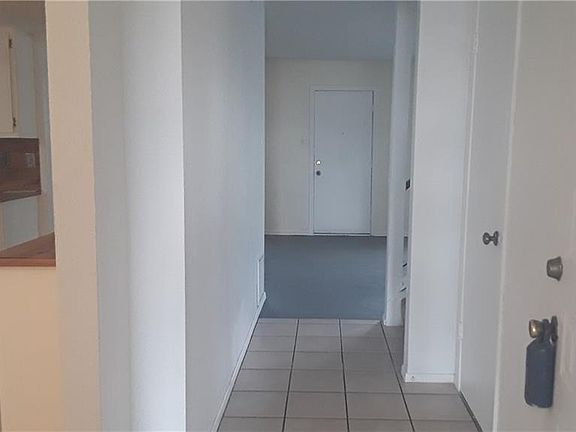 5th image of 8400 Furness Dr