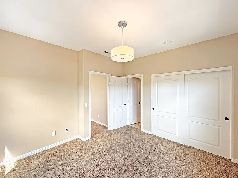 8404 Katherine Claire Ln — Photo 10