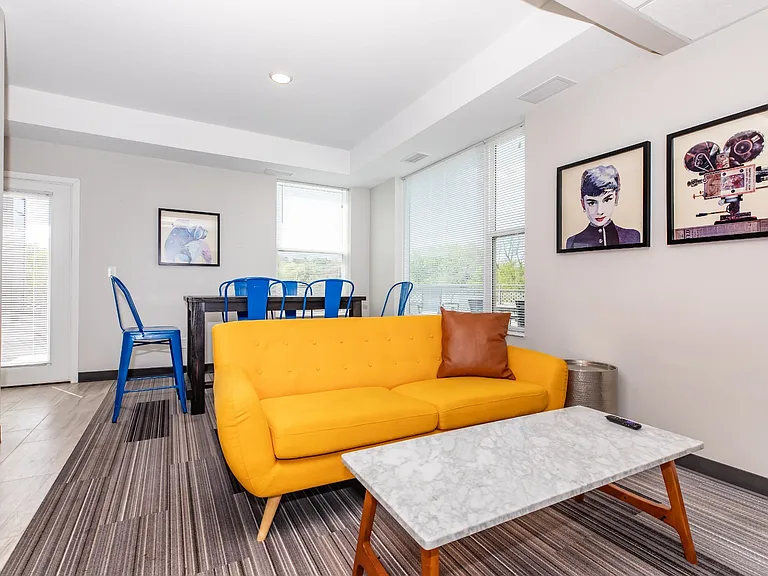 Uptown Apartments — Photo 11
