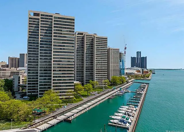 300 Riverfront Dr #14C — Photo 17