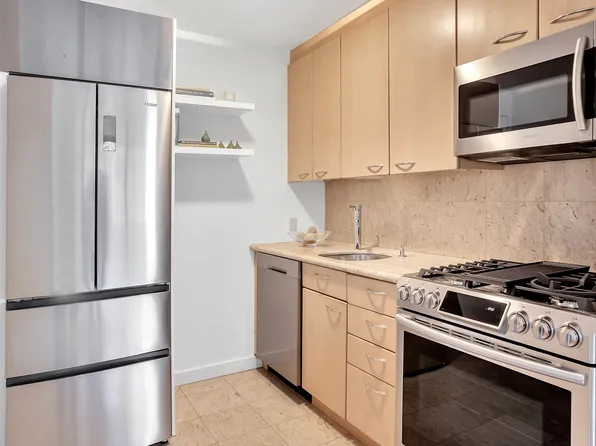 333 East 45th Street image 1 of 9