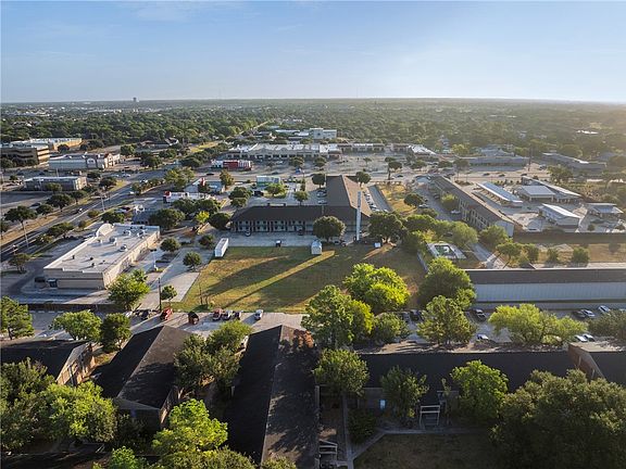 4th image of 2504 Texas Ave S