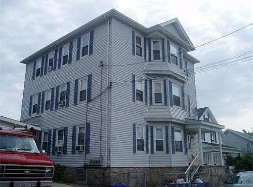 2nd image of 128 Pelham St
