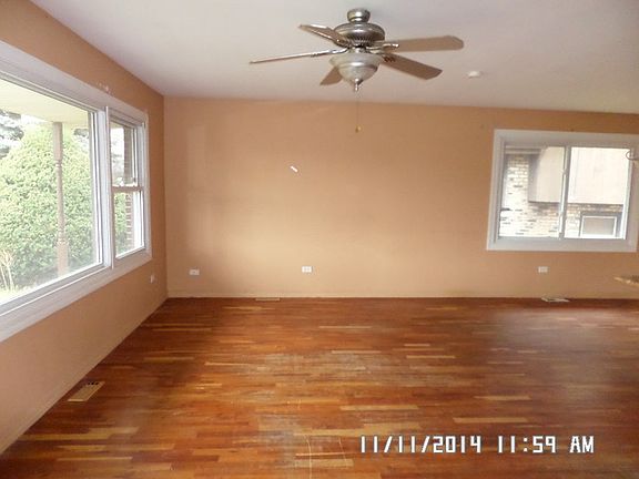 2nd image of 13909 S Hoxie Ave