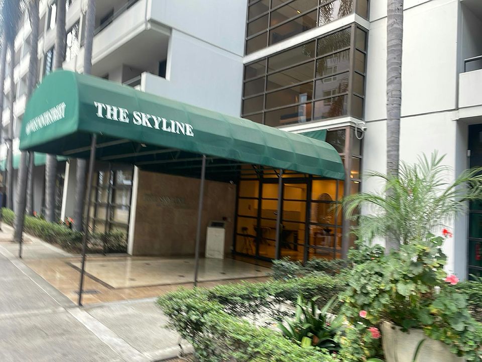 1st image of 600 W 9th St APT 802