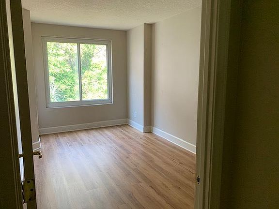 2nd image of 240 Lombard St APT 932