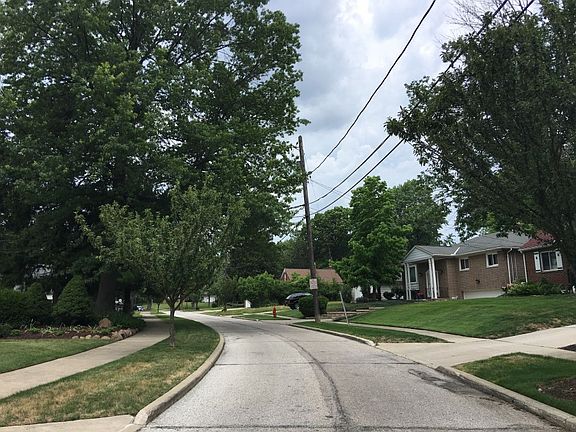 5th image of 25185 Edgemont Dr