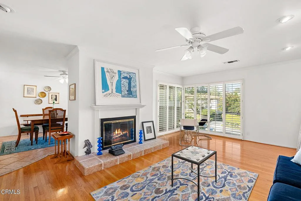2 bed, 2.0 bath, 1564 sqft, $3,980 — Photo 2