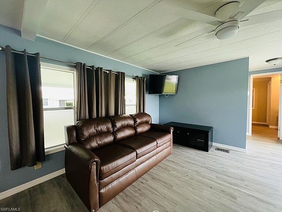 4th image of 27403 Pauline DR