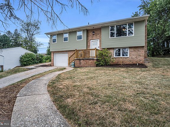 2nd image of 105 Greenwood Dr