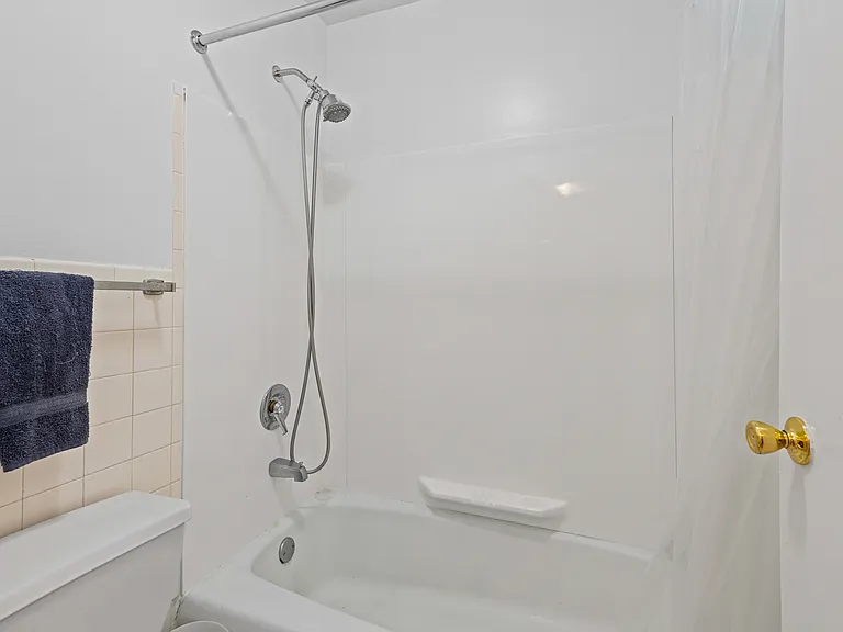 6122 N Winthrop Ave #400 — Photo 15