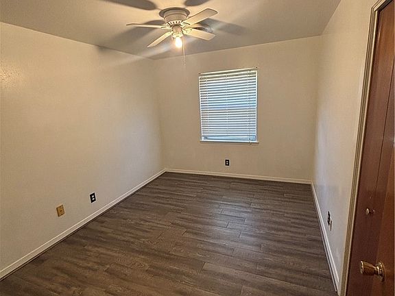 4th image of 621 Bishop Dr