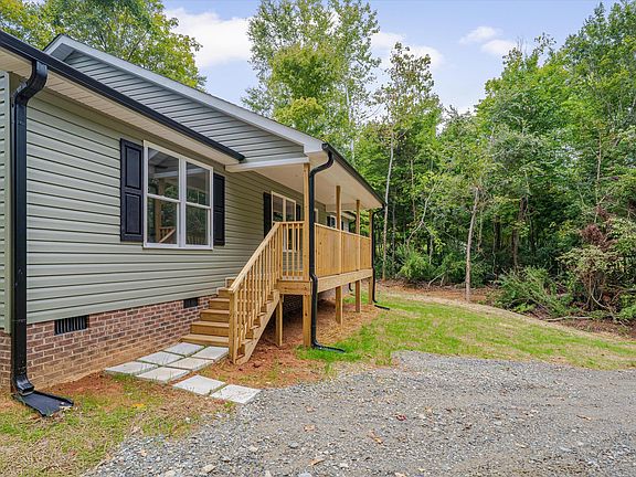 5th image of 2452 Gardner Holt Rd