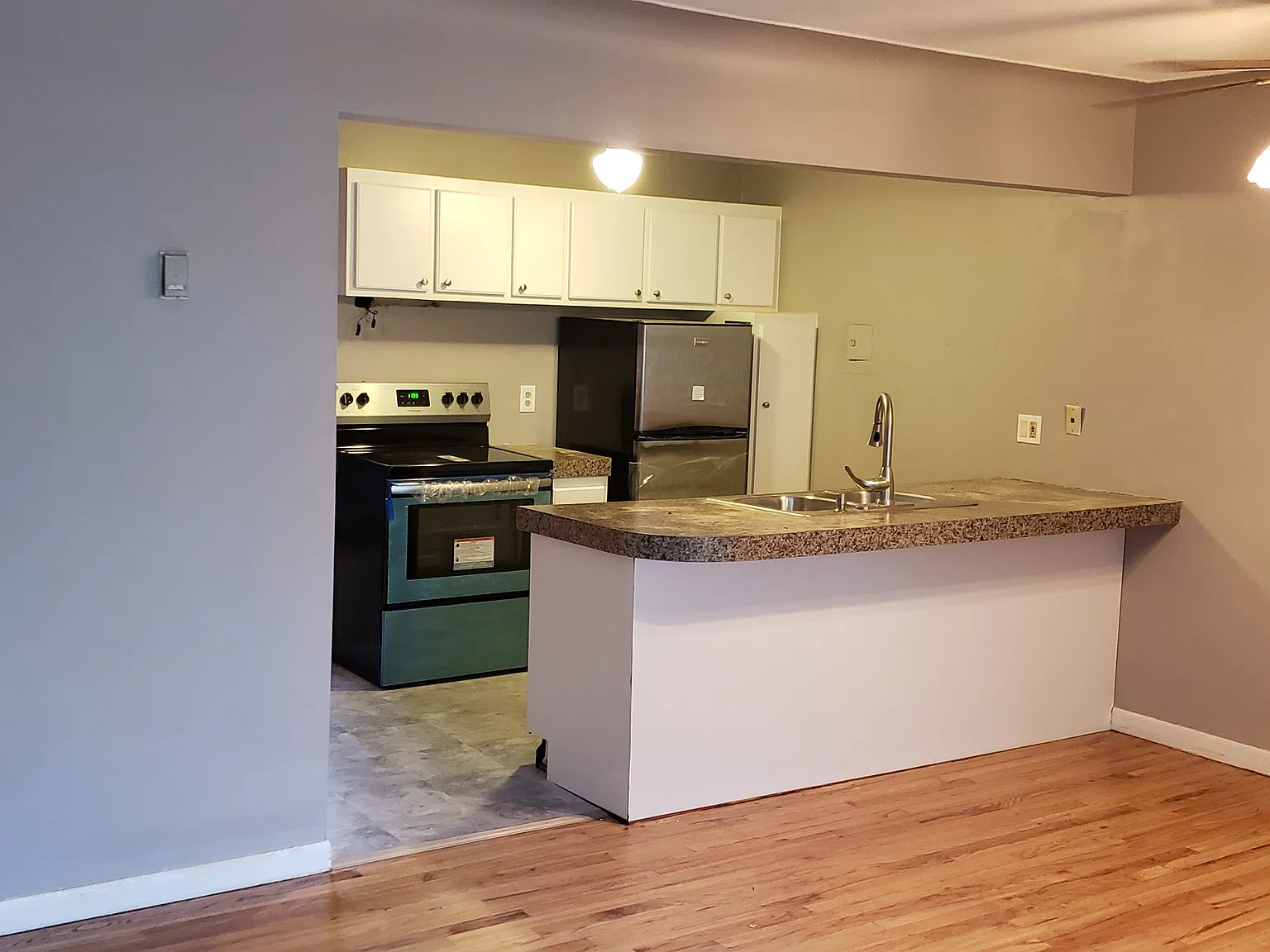 1 bed, 689 sqft, $1,100 — Photo 1