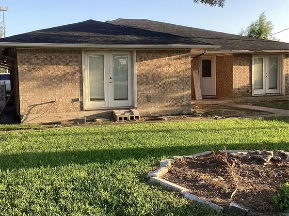 114 E Palm St, Fresno, TX 77545