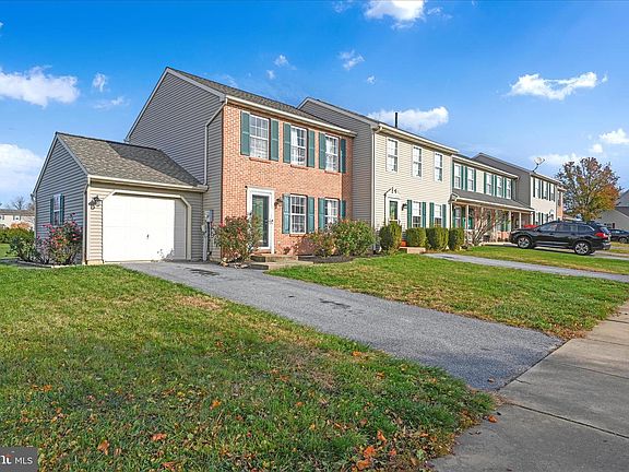 3rd image of 85 Chelmsford Dr