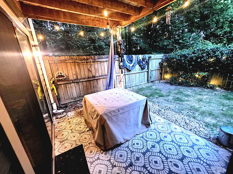 Private patio/fenced in backyard!