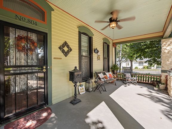 2nd image of 804 8th St