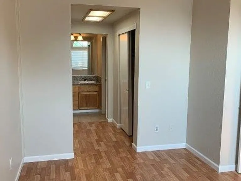 8228 Bluehaven Ct — Photo 16