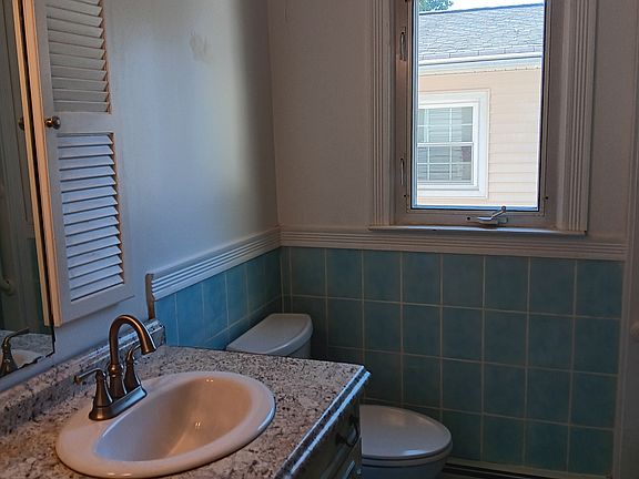 4th image of 299 Pacific Ave