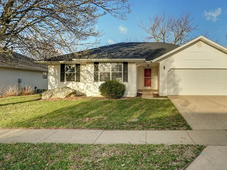 5533 S Walnut Hill Ave — Photo 2