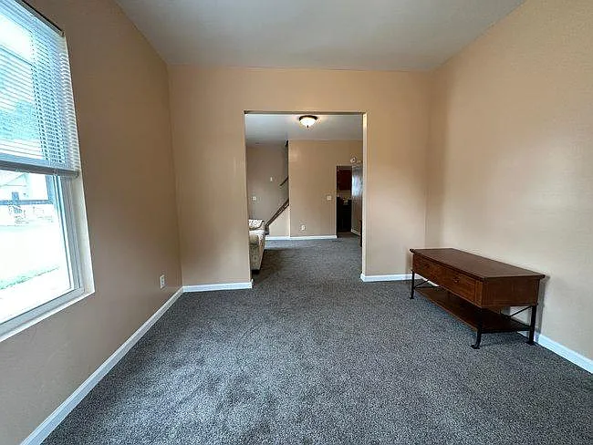 697 Allyn St — Photo 7