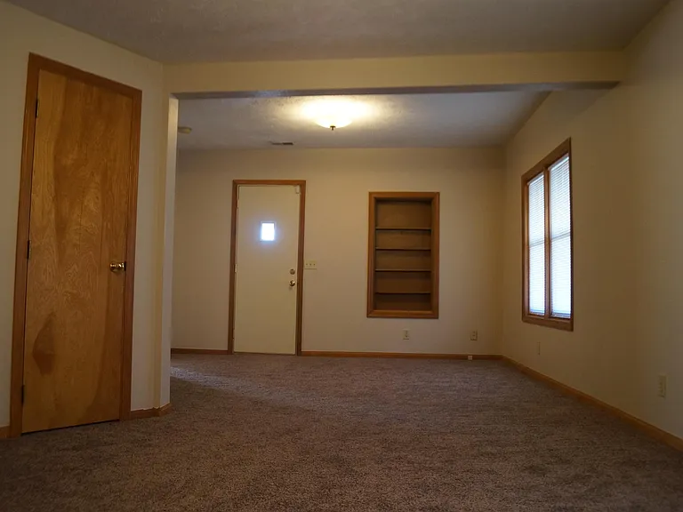 908 Avenue H — Photo 11