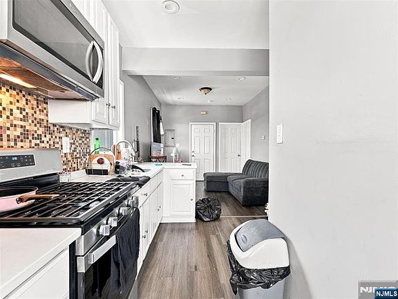 4th image of 132-134 4th Street