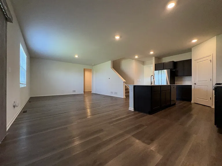 13520 S Carmel Blvd — Photo 5