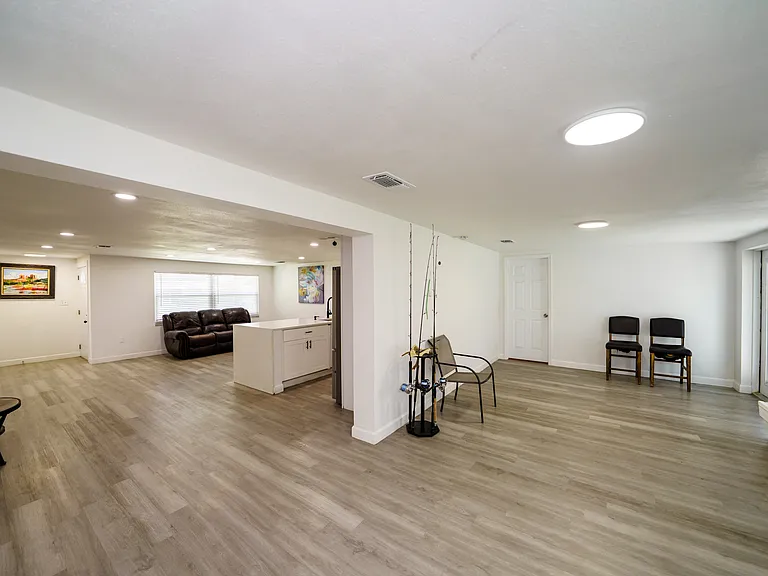 1160 Tarpon Ave — Photo 25