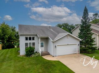 1017 Oaktree Trl, Lake Villa, IL 60046