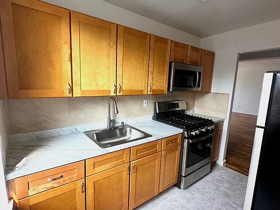 5th image of 210 Atlantic Ave APT B4b