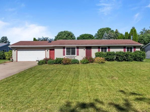 628 Sunrise Dr, Ripon, WI 54971