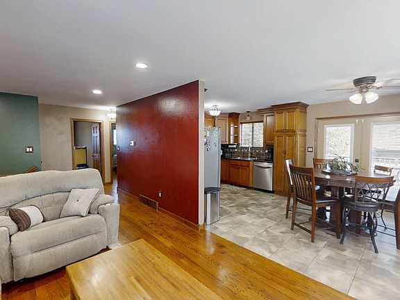 4th image of 3684 Ridgecrest Dr