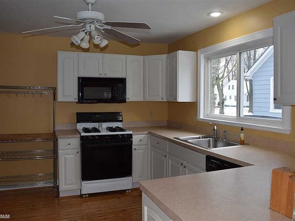 4th image of 148 Eastman St