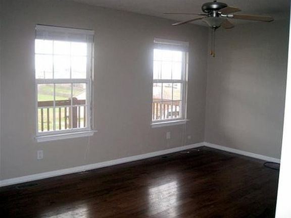 5th image of 335 Farmingdale Pl SE