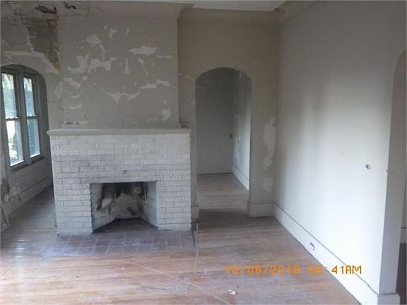 4th image of 3447 Buckingham Ave