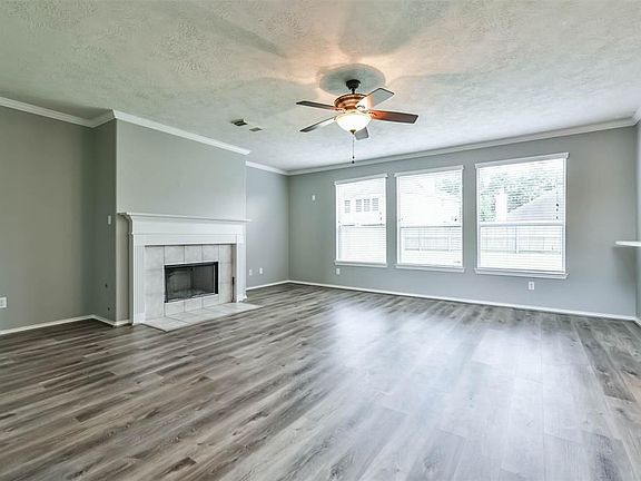 5th image of 1701 S Yellowstone Dr