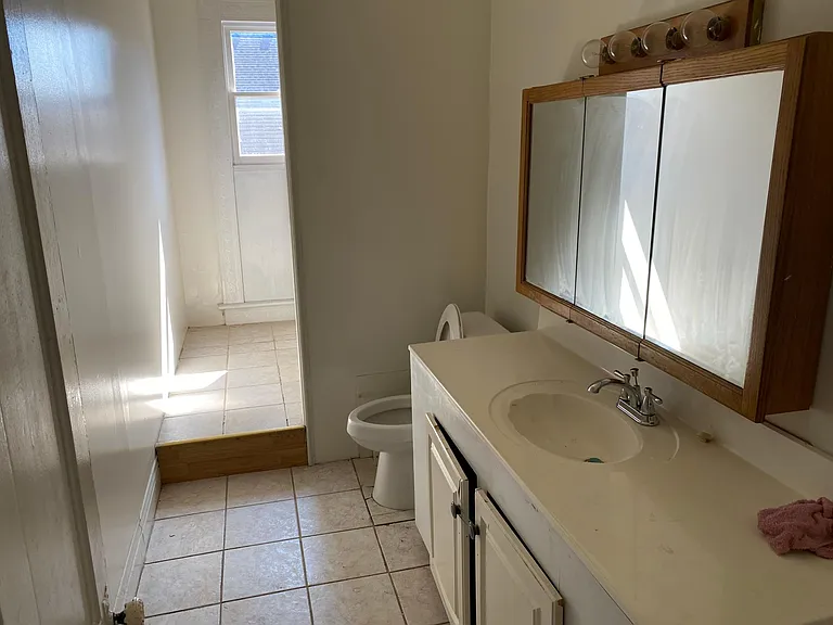 131 E 10th Ave #2 — Photo 2