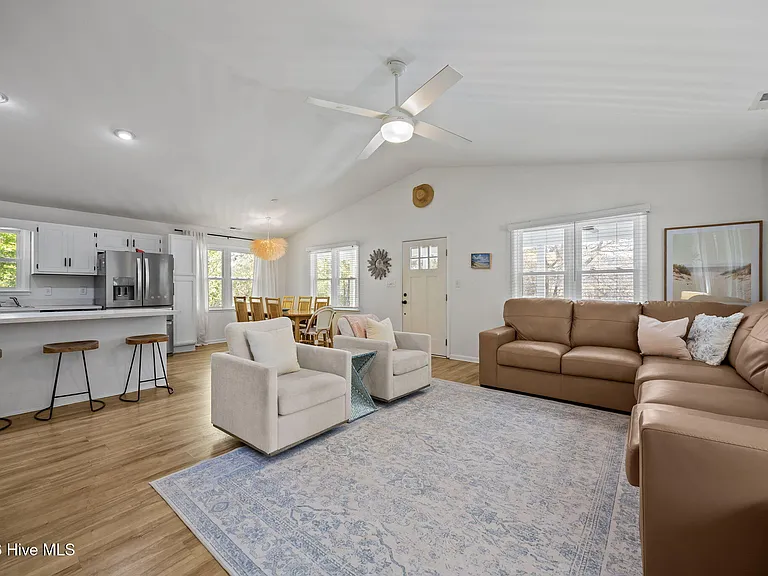 111 Ocean Oaks Dr — Photo 9