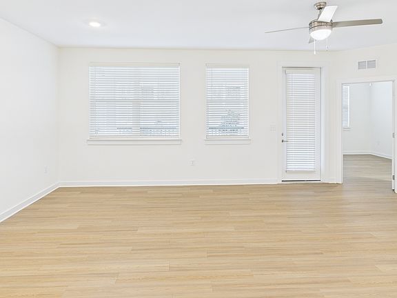 2nd image of 2520 New Port Royal Rd #4-101