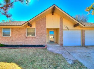 1052 W Main St, Moore, OK 73160