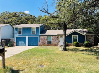 5702 Guildwood Dr, Arlington, TX 76017