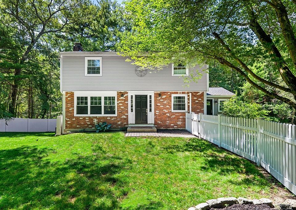 1st image of 212 Common Ln