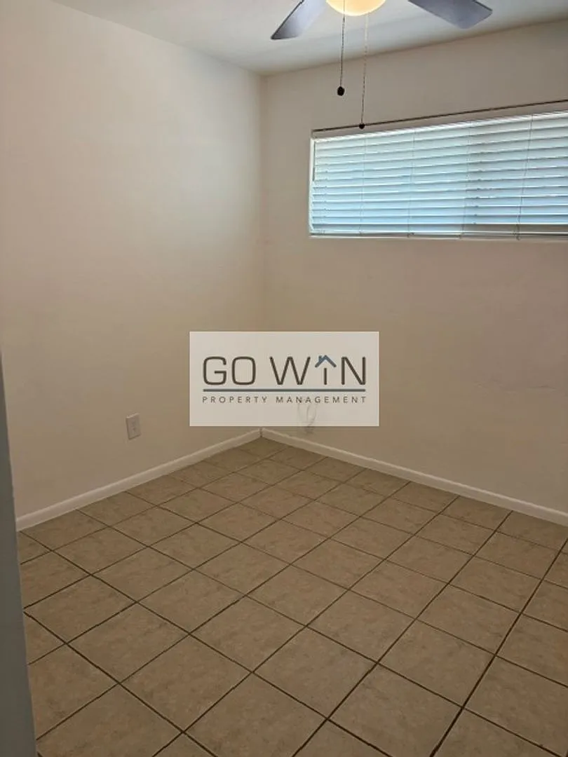 3636 E Verde Ln — Photo 3