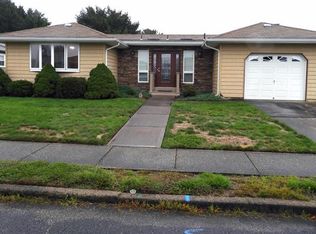 43 Pirogue St, Toms River, NJ 08757