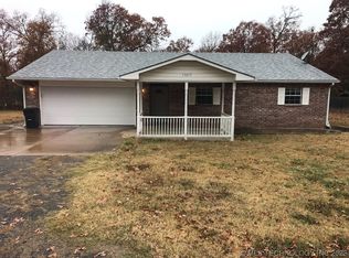 17617 W Stone Chapel Rd, Tahlequah, OK 74464